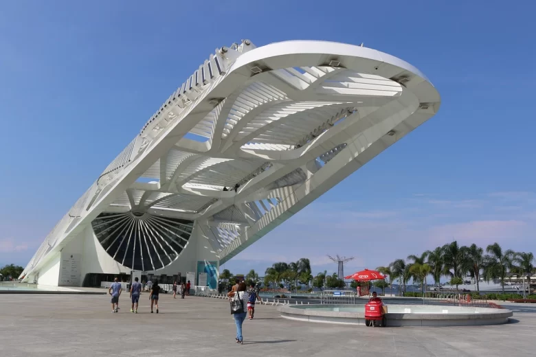 Imagem da fachada do Museu do Amanhã, localizado no Rio de Janeiro